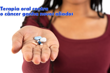 Foto de uma mulher, com close na palma da sua mão segurando vários comprimidos diferentes